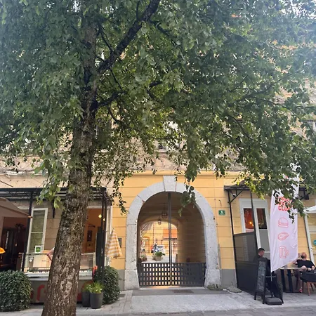 Apartment Enchanting Eipprova Ljubljana